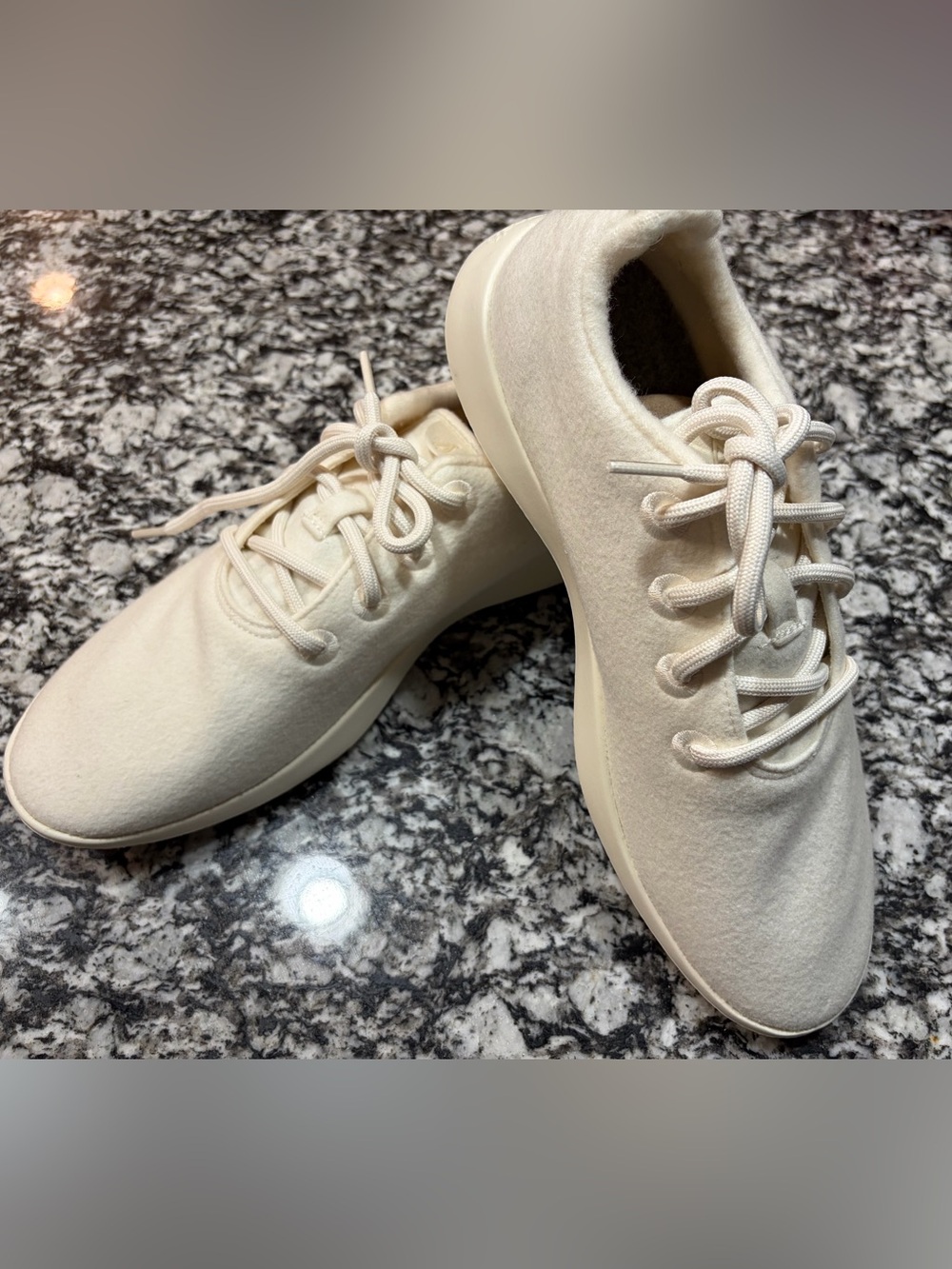 Allbirds merino wool creamy white mens  Sneakers Logo Accent nwot size 11